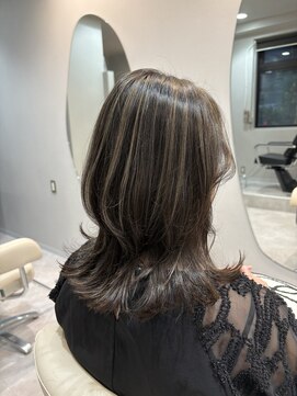 リヴナ(Livna) 愛され外ハネスタイリングのくびれレイヤー◎