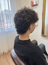 ハイライトで立体感アップ!外国人風パーマ