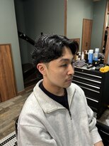 オールマンバーバーショップ 流山おおたかの森(Allman Barbershop)&nbsp;波巻きツイストスパイラル/センターパート/流山おおたかの森