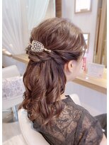 ララルーモ スタジオ(LaLarOomo STUDIO)&nbsp;【JR新宿東口3分西武新宿駅直結】ゆるハーフアップ