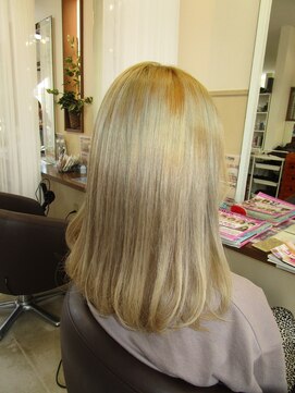 コアフィールフィス(COIFFURE fils) 新規お得クーポンあり！【見附　今町】M3Dハイトーンヘア