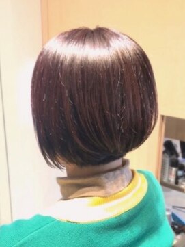 フォーエス(4S) 前下がりボブ