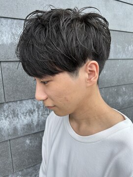 ヒュイル バイ ニアウ(Hwyl by Niau) メンズマッシュパーマスパイラルパーマニュアンスパーマフェード