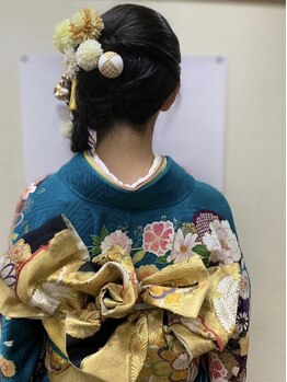 シナ(SHINA)の写真/【浴衣・袴・振袖から留袖まで！】プロの女性スタイリストがヘアセットと着付けを担当します♪
