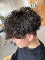 フゥ 宇都宮(FeU)&nbsp;波巻きパーマメンズパーマメンズヘアツーブロックツイストパーマ