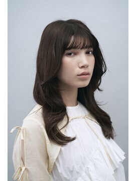 ラミ(L'ami) シースルーな前髪が可愛いミディアムレイヤー