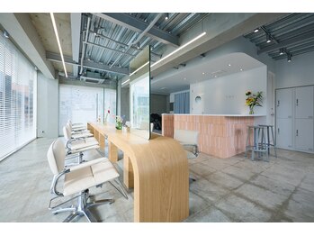 tas 似合わせカット×顔周りカット 表参道【タス】