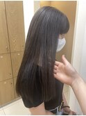 グレーベージュ