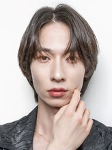 シド 表参道(s.i.d) 小顔効果◎前上がりセンターパート×韓国メンズメイク