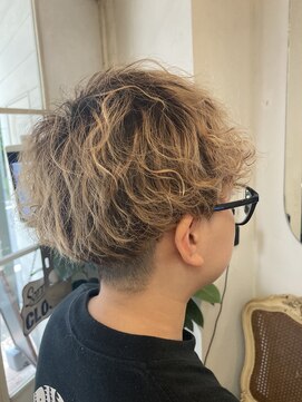 シェノン 赤羽店(CHAINON) ハイトーン刈り上げマッシュ×パーマふわふわショート赤羽美容室
