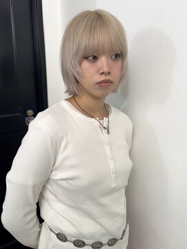 エン クラン バイ ヘッドライト たまプラーザ南口店(en. clan by HEADLIGHT) 江頭里穂/たまプラーザ/レイヤーボブ/ブリーチ/簡単スタイリング