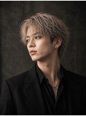 20代韓国風センターパート×メンズカラー×ブリーチ