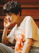 バーノン(VERNON)&nbsp;NEST CROP SHORTwearingYOSHIO KUBO【VERNON】058-262-3611
