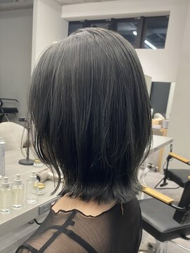 トリッカ シブヤ(TRICCA SHIBUYA) オリーブグレージュ切りっぱなしボブ