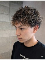 ワンワンオー バーバーショップ コンチネンタル(@110 BARBER SHOP continental)&nbsp;韓国風スペインカール風マッシュ