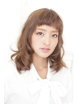 フェリシータ 服部店(felicita)&nbsp;自分らしさを出した個性的なオンザ眉のナチュラルカールセミディ