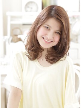 キエマ(Kiema) 【Kiema★】大人美髪 重軽ヘア お手軽ワンカールミディアム