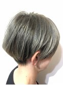 白髪染めしないハイトーンショートヘア♪