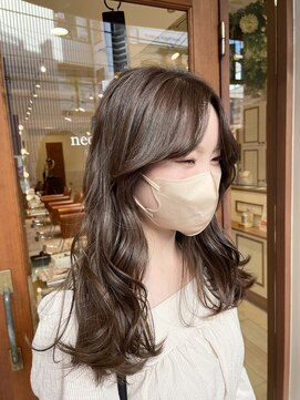 ネオリーブ クタ 町田店(Neolive kuta) ピスタチオベージュ×フェイスレイヤー  【町田/町田駅】