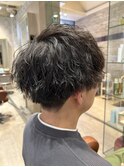 センターパートウルフカットツイストスパイラルパーマゆるめ黒髪