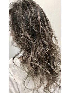カルラ(Karra) アッシュブラウンハイライト