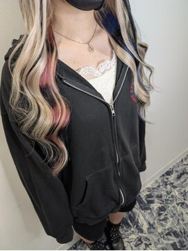 ブランシスヘアー(Bulansis Hair) インナーカラーでド派手にイメチェン！