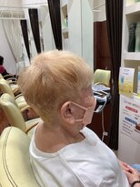 美容室ヒラトヤ 都南店&nbsp;50代60代ミセスヘア白髪ぼかしハンサムショートホワイトブロンド