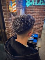 バレス 田町(BALES)&nbsp;ホワイトメッシュスキンフェード極道パーマ