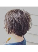 ふんわりくせ毛のショートボブ