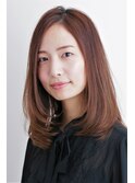 上品なナチュラルセミロング/綺麗なお姉さん