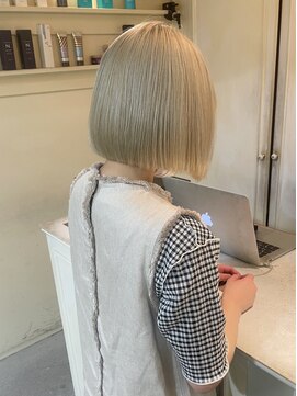 ロロ(ro-ro) 【恵比寿ro-ro】ホワイトベージュ×ぱっつんbob