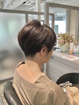 ブロッサム 保谷(Blossom) 20代30代40代小顔ハンサムショートアッシュブルーブラック