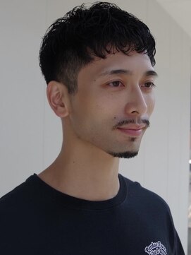 インヤン 下北沢(Yin Yang) 大人の前髪下ろし短髪パーマ