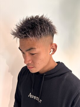 シーク(seak) 短髪フェードカット♪