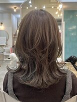 ロミー 本厚木(ROMMY.)&nbsp;ミディアムレイヤー◎クラゲヘアー/韓国風巻き/くびれウルフ☆