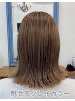 ラッフィスリール(Raffee Sourire)&nbsp;白髪活かす魅せるグレイカラー