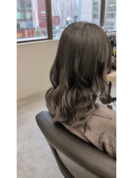 インナーカラー×オリーブグレージュ