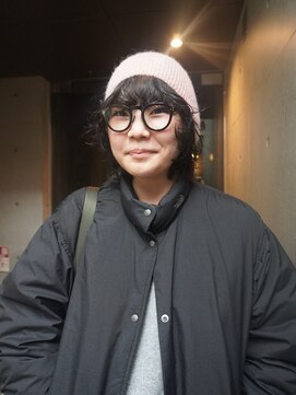 ニット帽にもぴったりなニュアンスウルフパーマ