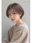 透け感グレージュ×丸みショートボブ、小顔レイヤーショートボブ