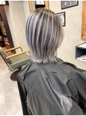 ホワイトラベンダーバレイヤージュ、ハイライト切りっぱなしボブ