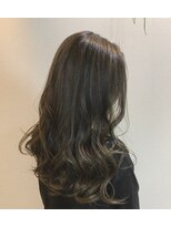 リル(LIL') ゆる巻きアッシュ