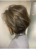 GRANDLINE  代表YUTAKA》ショートボブグレーベージュ