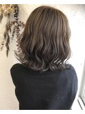 スモーキーグレージュ