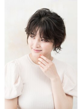 ウクラ バイ レシッド 池袋(uchla by rcid) ゆるウェーブのショートヘア