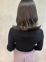 キチ(kichi.)&nbsp;[kichi.] ミディアムヘア×カーキラベンダー