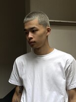 ジャド(JUDD)&nbsp;テーパーフェード金髪バズカット