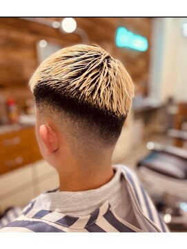 ボブズ ヘアー 369(Bob's Hair 369) フェード