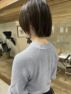 サーリー(SURLY) ボブ　切りっぱなし　顔まわりカット