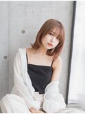 【20代・30代・40代ミディアム外ハネフェイスレイヤー】