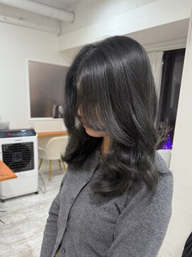 アテバイルイス 喜連瓜破(ATE by luis) ◎ツヤ髪アッシュグレー